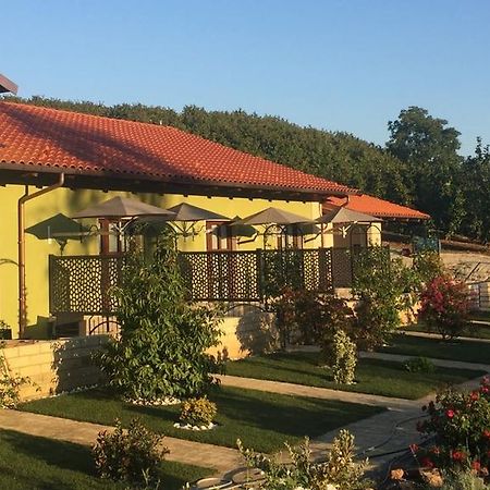 Agriturismo Da Mamma Alba  Exteriör bild